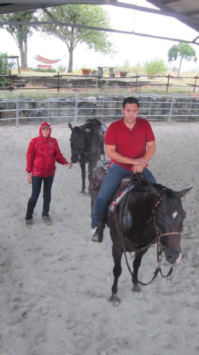 Appena rientrati nel maneggio coperto, fradici, dopo la gita da Valdo